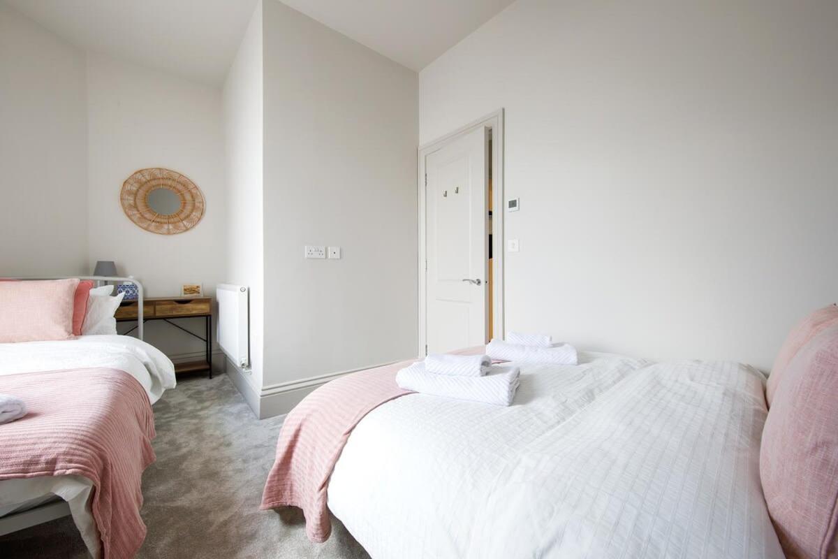 Panoramic Sea Views In Beachfront Apt W Balcony Bognor Regis Eksteriør bilde