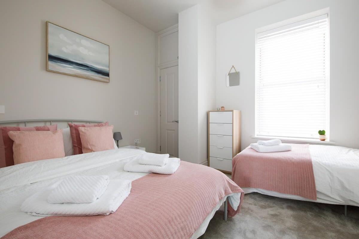 Panoramic Sea Views In Beachfront Apt W Balcony Bognor Regis Eksteriør bilde