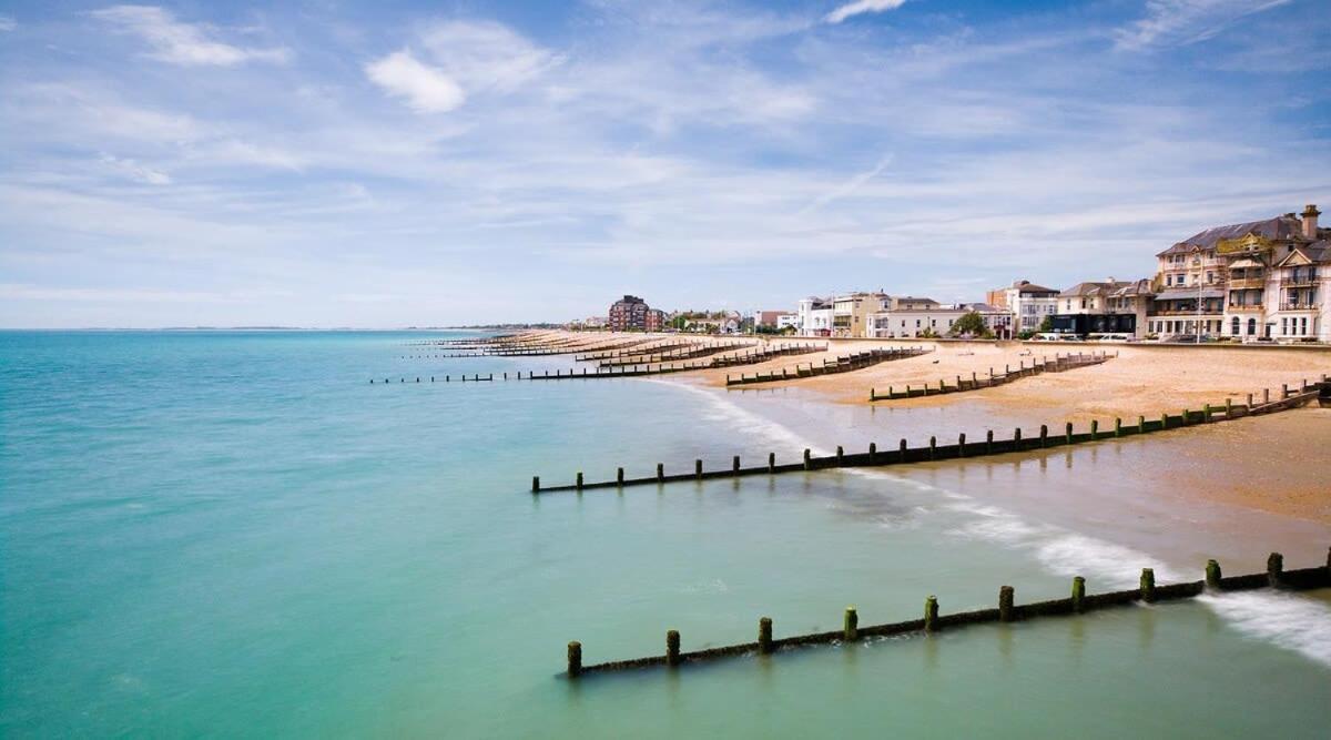 Panoramic Sea Views In Beachfront Apt W Balcony Bognor Regis Eksteriør bilde