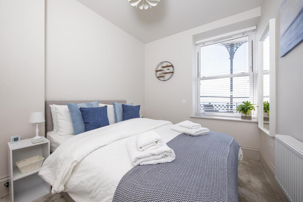 Panoramic Sea Views In Beachfront Apt W Balcony Bognor Regis Eksteriør bilde