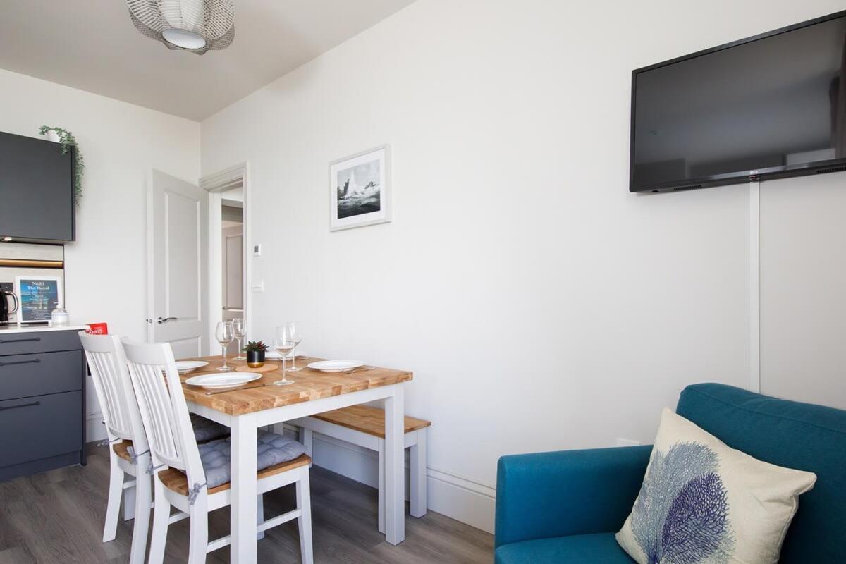 Panoramic Sea Views In Beachfront Apt W Balcony Bognor Regis Eksteriør bilde